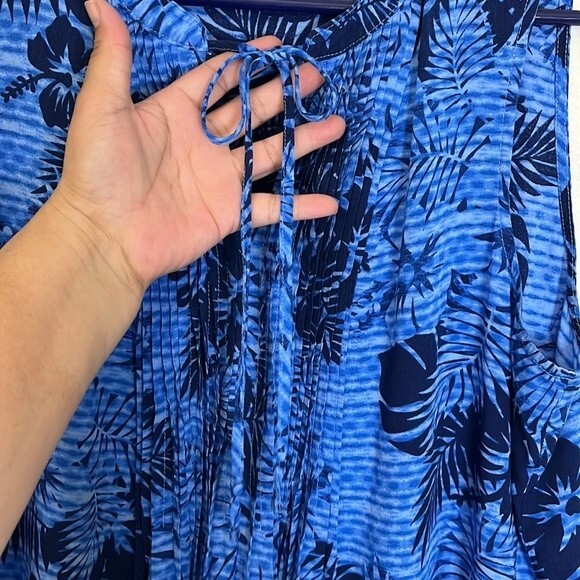 a.n.a New Approach tropical dress in blue Large palm  leafs - Picture 3 of 9